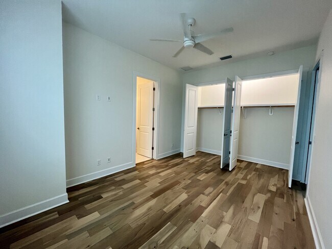 Building Photo - 821 Oak Bend Ln