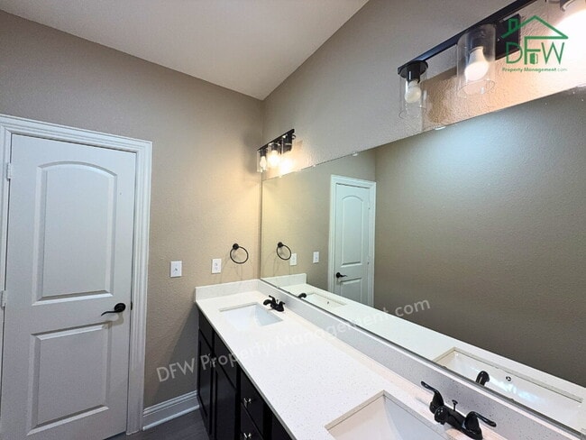 Building Photo - 3 Bed / 2.5 Bath in Wylie — 2 Car Garage, Fenced Yard, Available Now