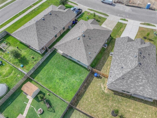 Building Photo - 204 Rockbridge Dr