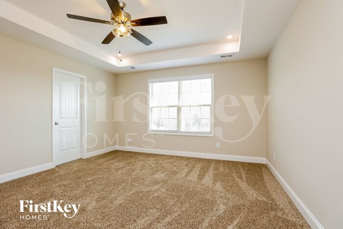 Building Photo - 711 Banister Dr