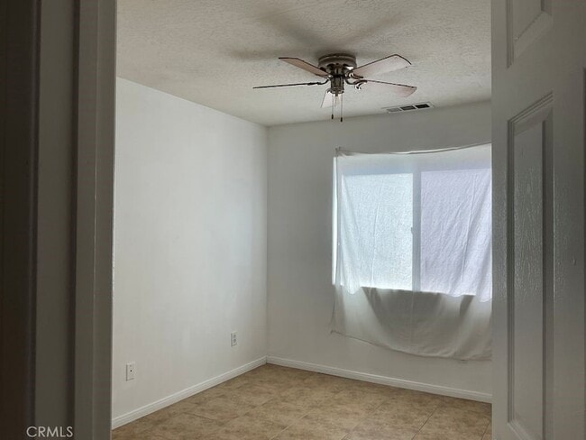 Building Photo - 16392 Appletree Ln