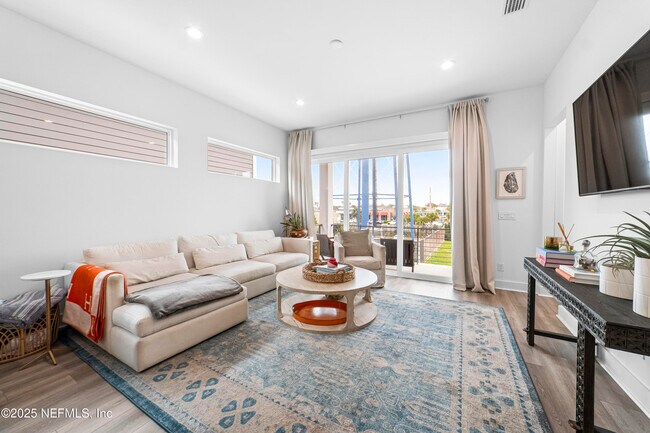 Building Photo - 2107 Gordon Ave