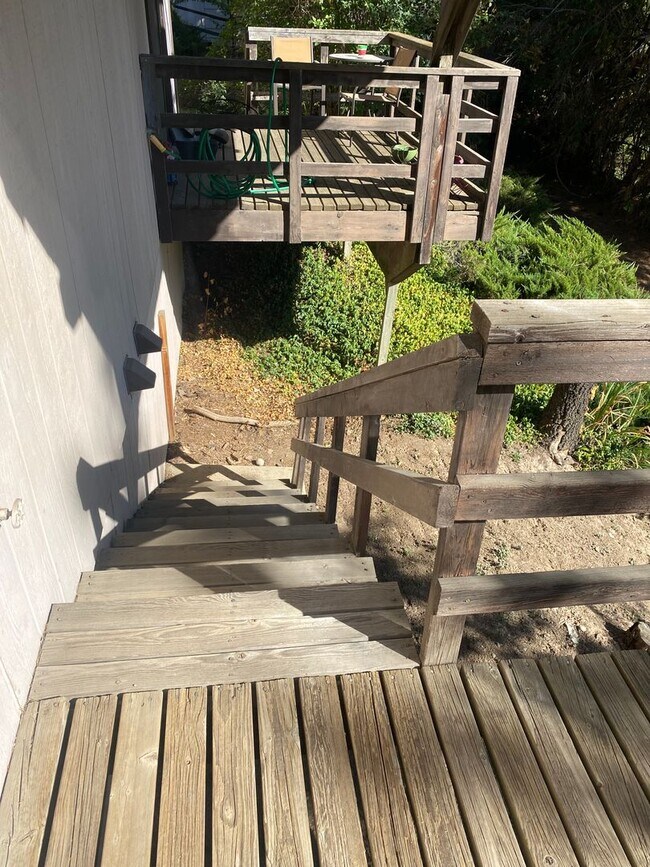 Building Photo - 2030-2040 NW Friel Street