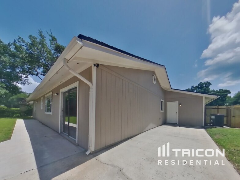 Building Photo - 5726 Springhaven Dr