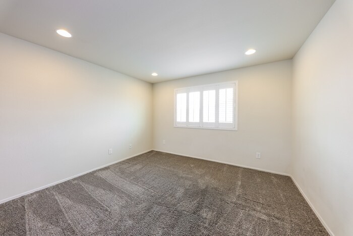 Building Photo - 17953 W Alice Ave