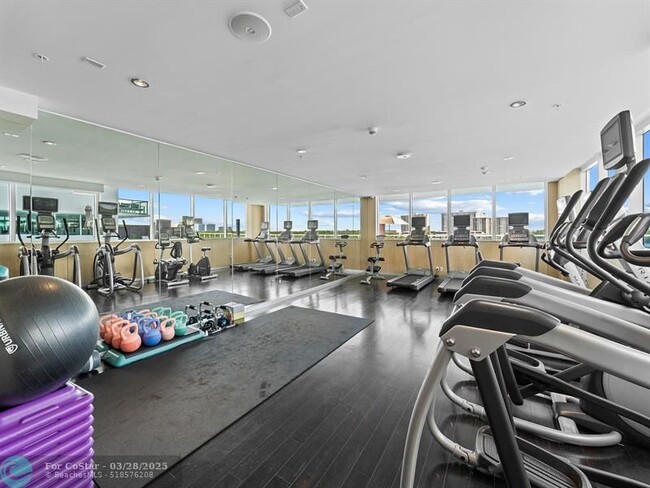 Building Photo - 400 Sunny Isles Blvd