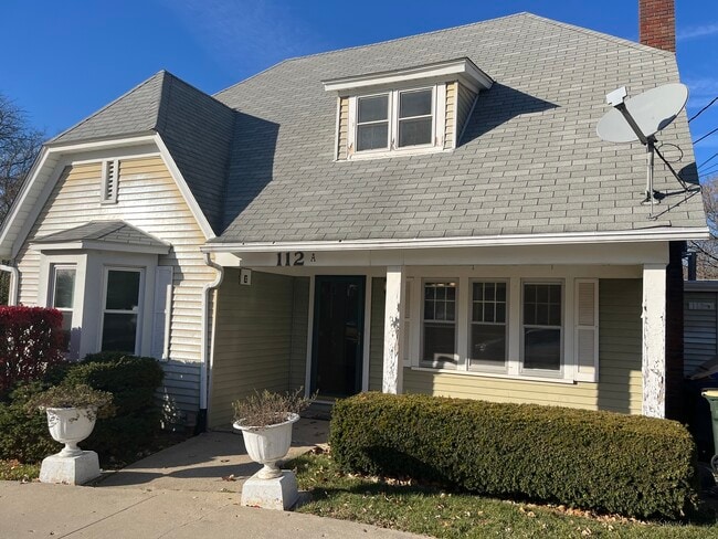 Primary Photo - 112 Chicago Rd