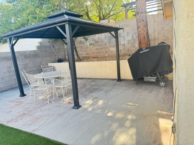 Building Photo - 3805 Cool Meadows Dr