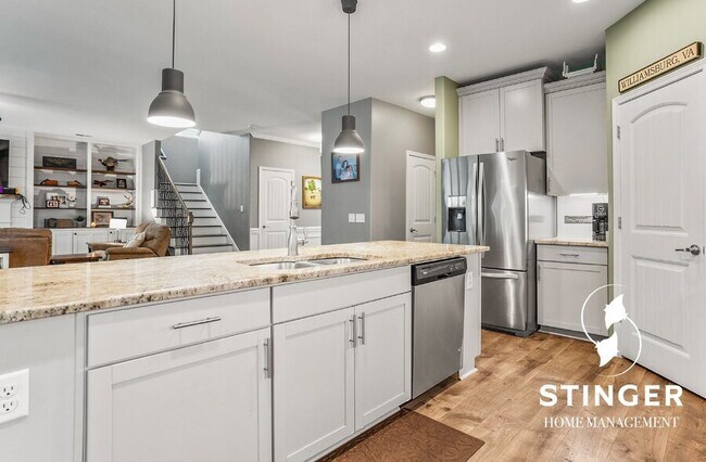 Building Photo - 100 Sago Palm Dr
