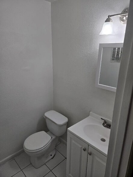Building Photo - 7820 Dorsett Dr