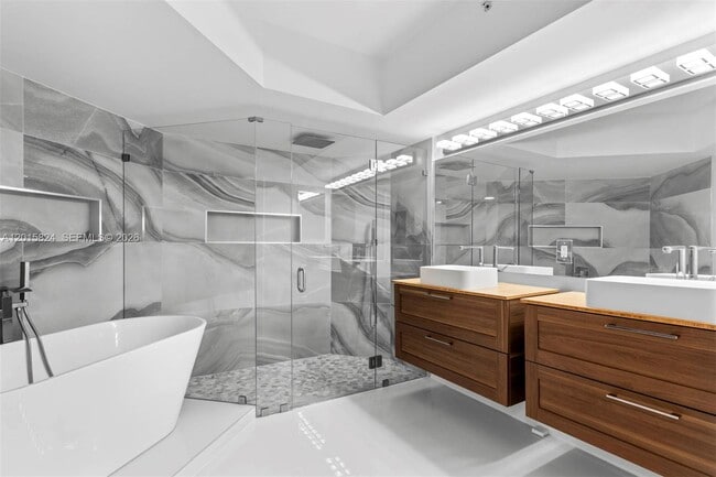 Building Photo - 21055 Yacht Club Dr
