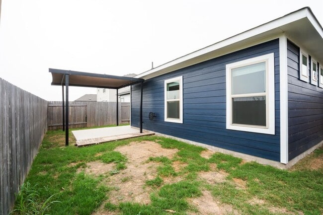 Building Photo - 208 Kellys Heroes Wy