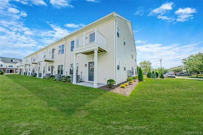 Building Photo - 725 Eastview Dr