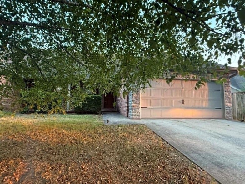 Building Photo - 3006 SW Windrift Ave