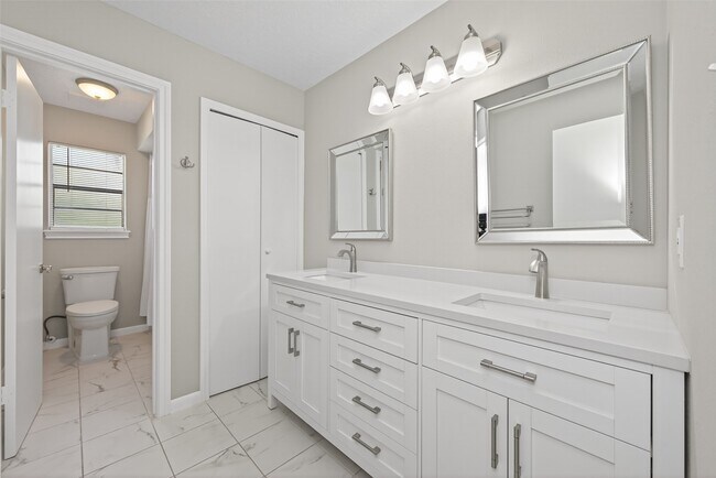 Building Photo - 105 Glenmora Ct