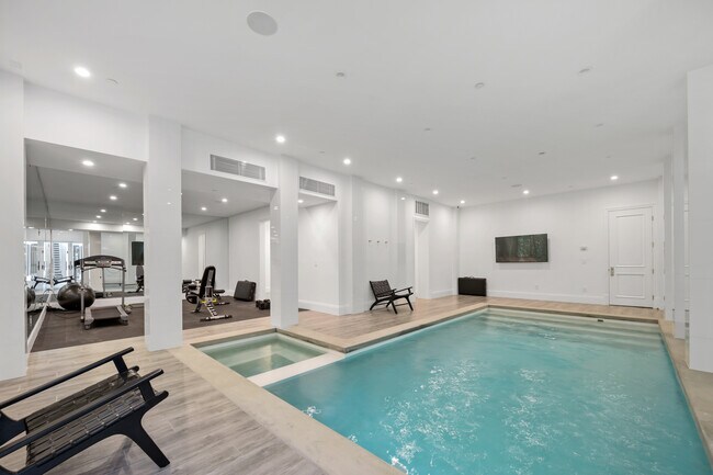 Building Photo - 517 N Camden Dr