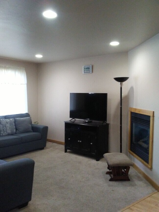 Building Photo - 3080 Catkin B, Bozeman MT