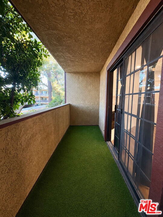 Building Photo - 10220 De Soto Ave