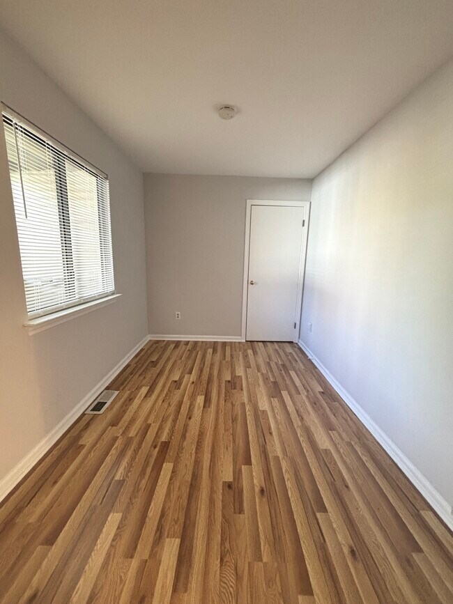 Building Photo - 46 Lance Cir