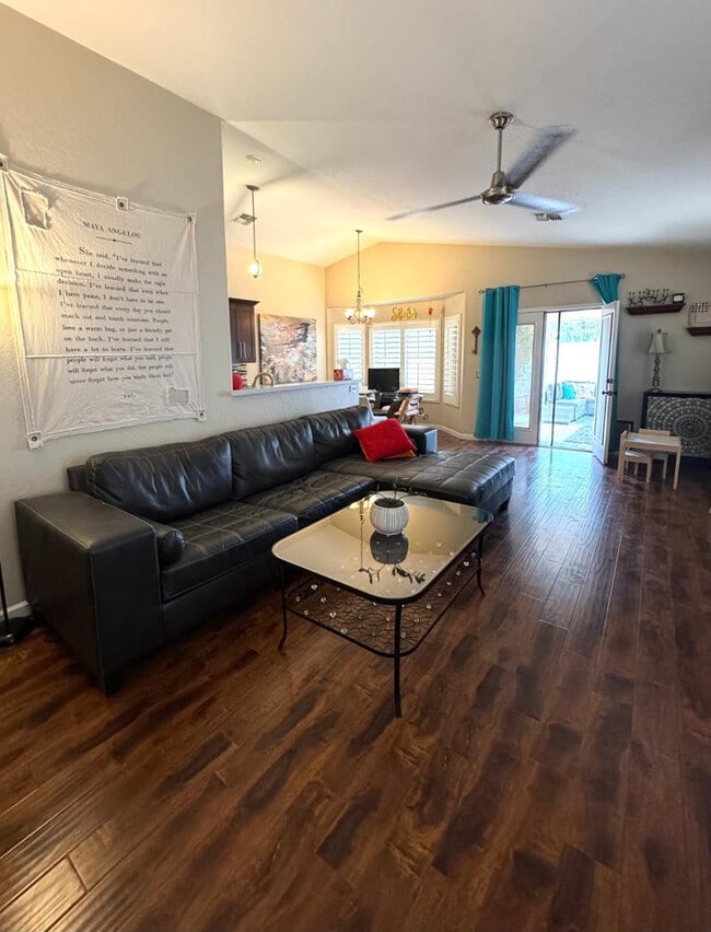 Building Photo - 1518 W Lobster Trap Dr