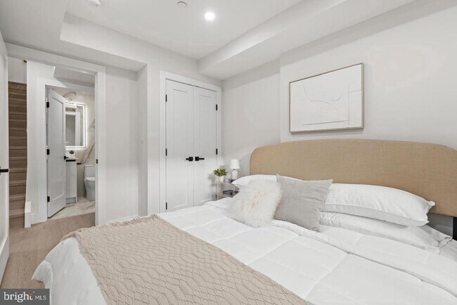 Building Photo - 3923 14th St NW