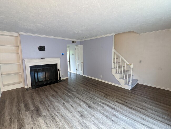 Building Photo - 215 Hickory Forge Dr