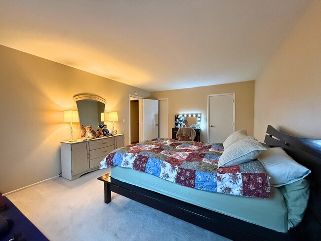 Building Photo - 247 Nantucket Harbor