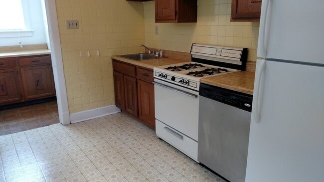 Building Photo - Great 1st Floor Duplex in Shadyside!