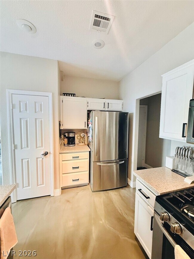 Building Photo - 6516 Sierra Diablo Ave