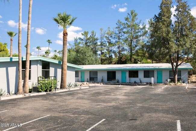 Building Photo - 7440 E Cave Creek Rd