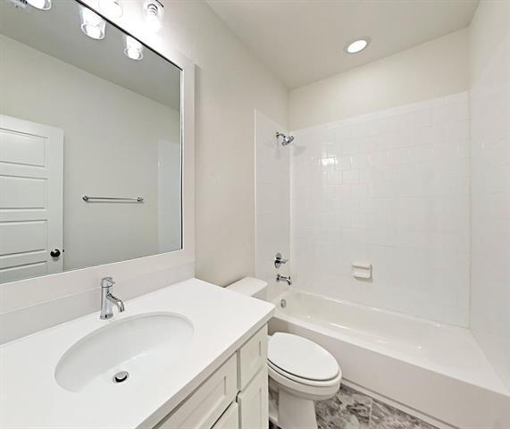 Building Photo - 324 Templeton Dr
