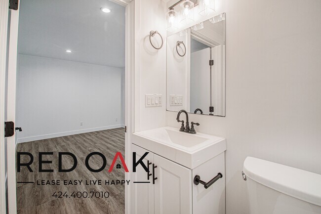 Building Photo - 240 N Van Ness Ave