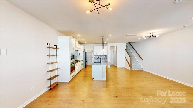 Building Photo - 509 Myrick Aly