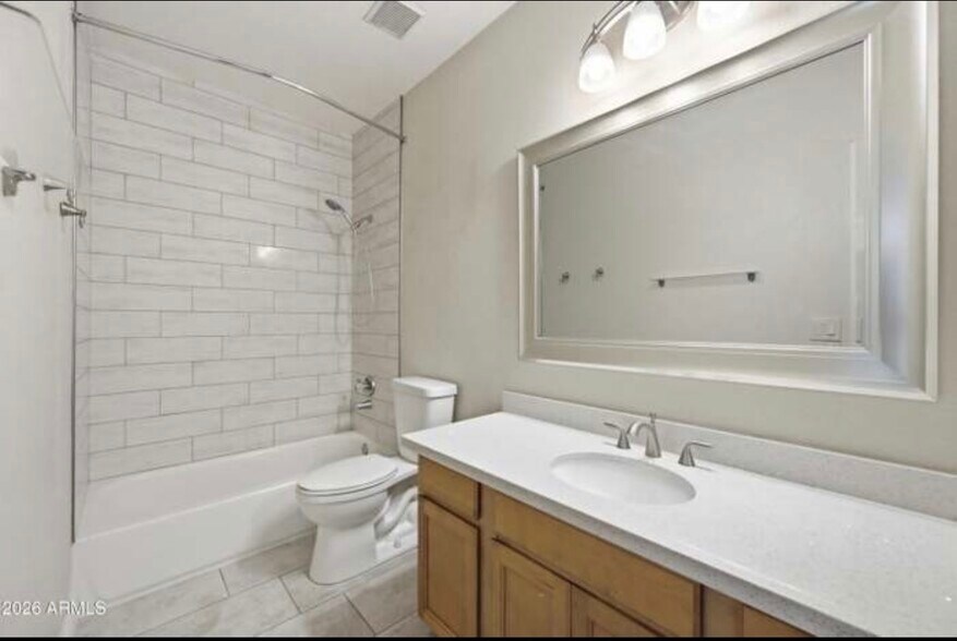 Building Photo - 3830 E Lakewood Pky E