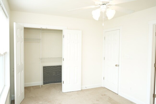 Building Photo - 306 Marquette Ct