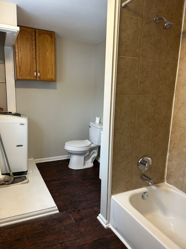 Building Photo - 9-11 N 4th St.