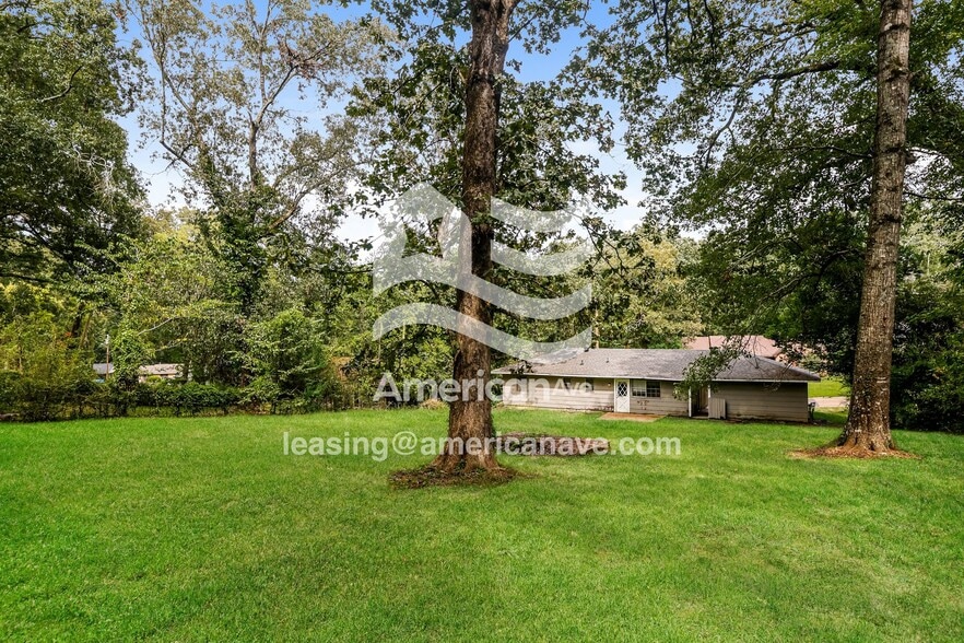 Building Photo - 2825 Glenderry St