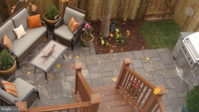 Building Photo - 5 S Floyd St