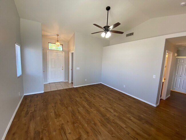Building Photo - 30351 Maple Chase Dr
