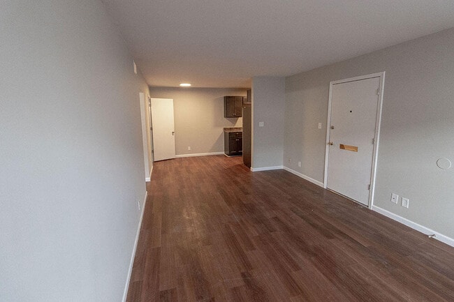 Building Photo - 3408 Balboa Ln