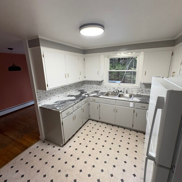 Building Photo - 15 Acer Heights Rd