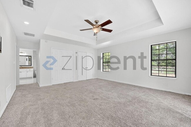 Building Photo - 3901 High Rd