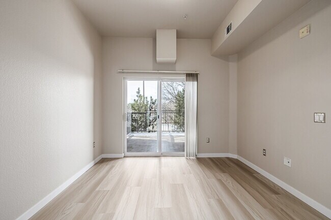 Building Photo - A Great modern 2 Bed / One bath for rent