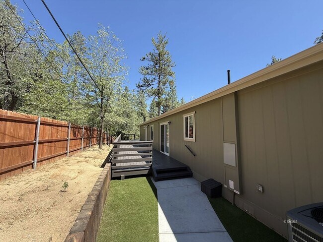 Building Photo - 54325 Pine Crest Ave