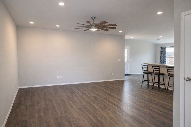 Building Photo - 1308 Isabella Dr