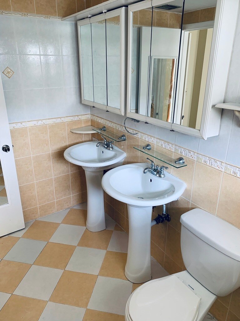 Building Photo - 1750 W 46th St