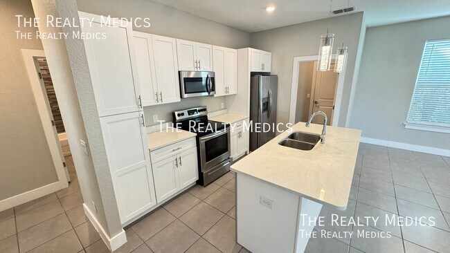 Building Photo - 13 Zinnia Ln