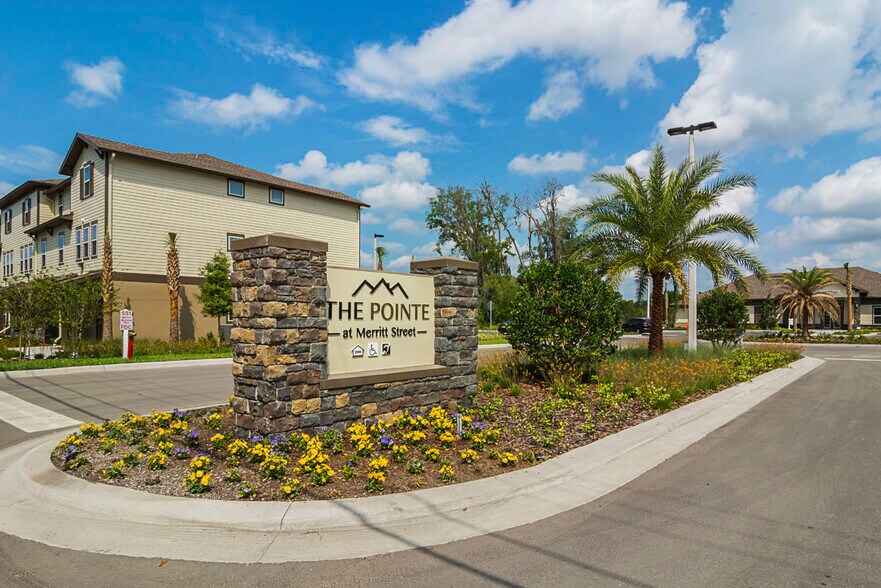 Primary Photo - The Pointe at Merritt Street