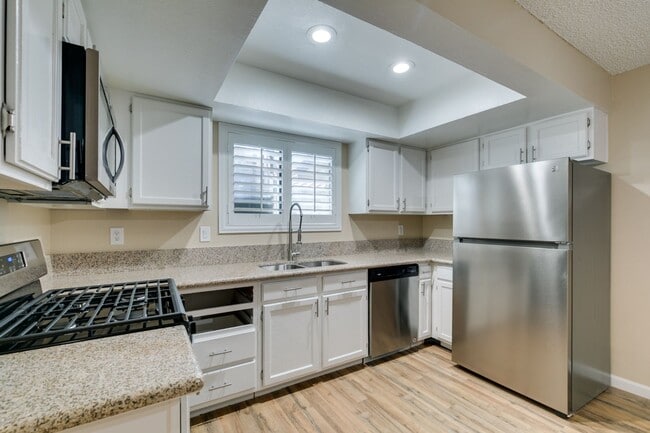 Building Photo - GORGEOUS 2 BEDROOMS CONDO*JUST COMPLETED UPGRADES*SOUTHWEST AREA*COMMUNITY AMENITIES*