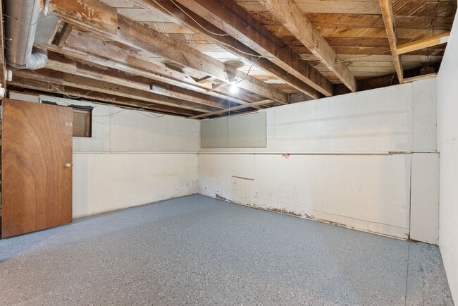 Building Photo - 3 BR Home near Springwater Trail and Powel...